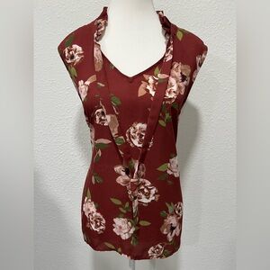 ELLE Floral Burgundy Top EUC